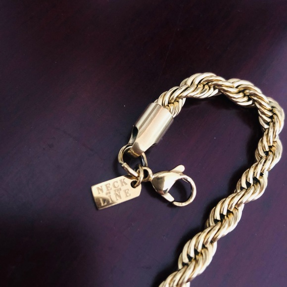 Neck on the Line Gold Rope Anklet - Picture 6 of 11